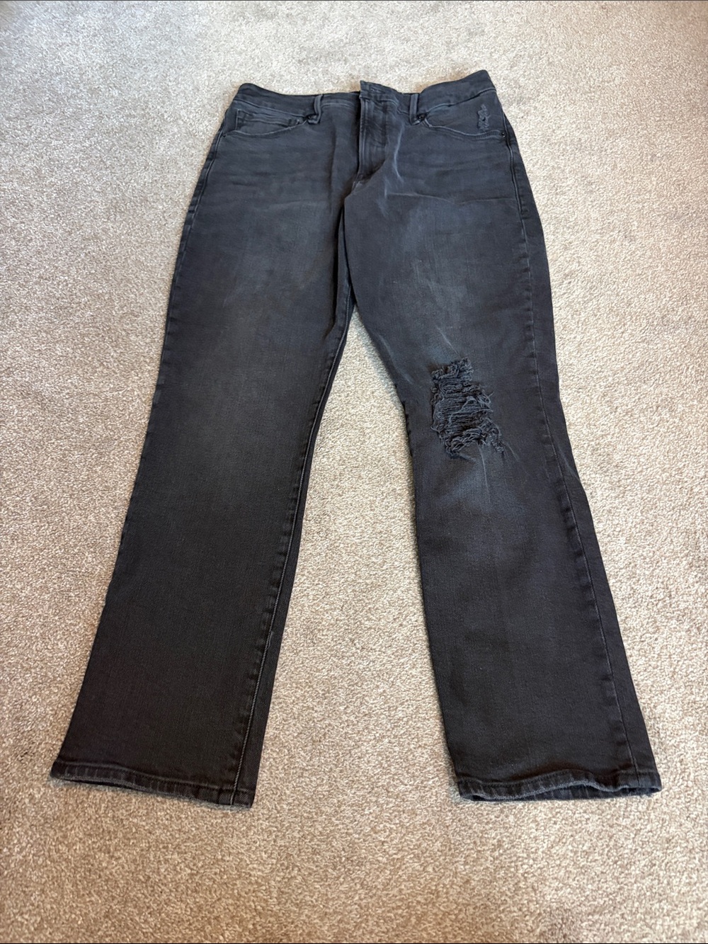Good American Black Straight-Leg Jeans with Knee Distress Women’s size 14/32